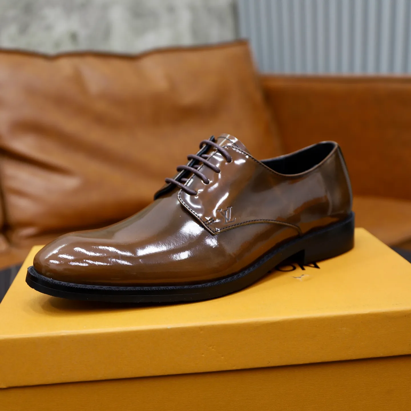 Ex-factory price: 500💰🙅‍♂️🙅‍♂️🙅‍♂️ Brand: LV Louis Vuitton Standard code: Men's size 38-44 (45 can be customized) Grade: Same style as the official website Original order quality Material: Original cowhide surface Comfortable cowhide lining Original outsole Style category: Men's fashionable casual leather shoes Distinguished big-name luxury elements Top luxury Color: actual picture color